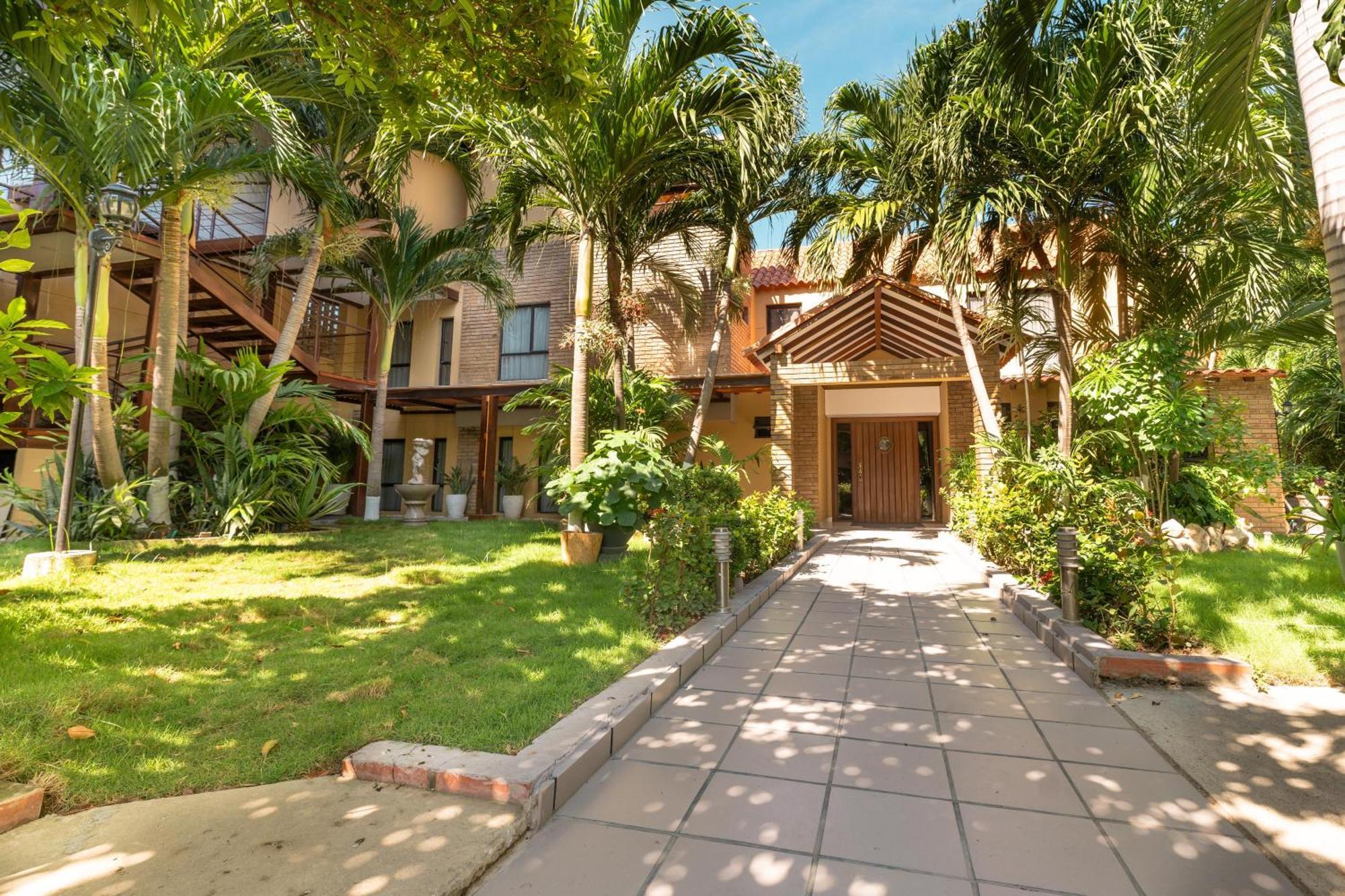 Casa Verano Beach Hotel - Adults Only ซันตามาร์ตา ภายนอก รูปภาพ